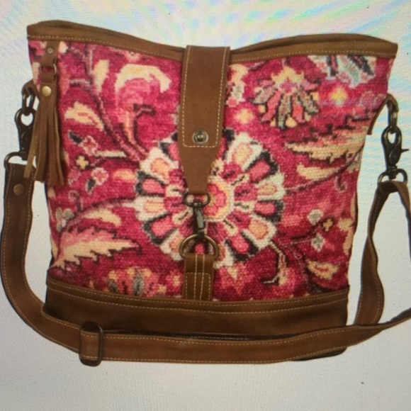 Myra Rosy handmade upcycled leather and canvas bag - Picture 2 of 9